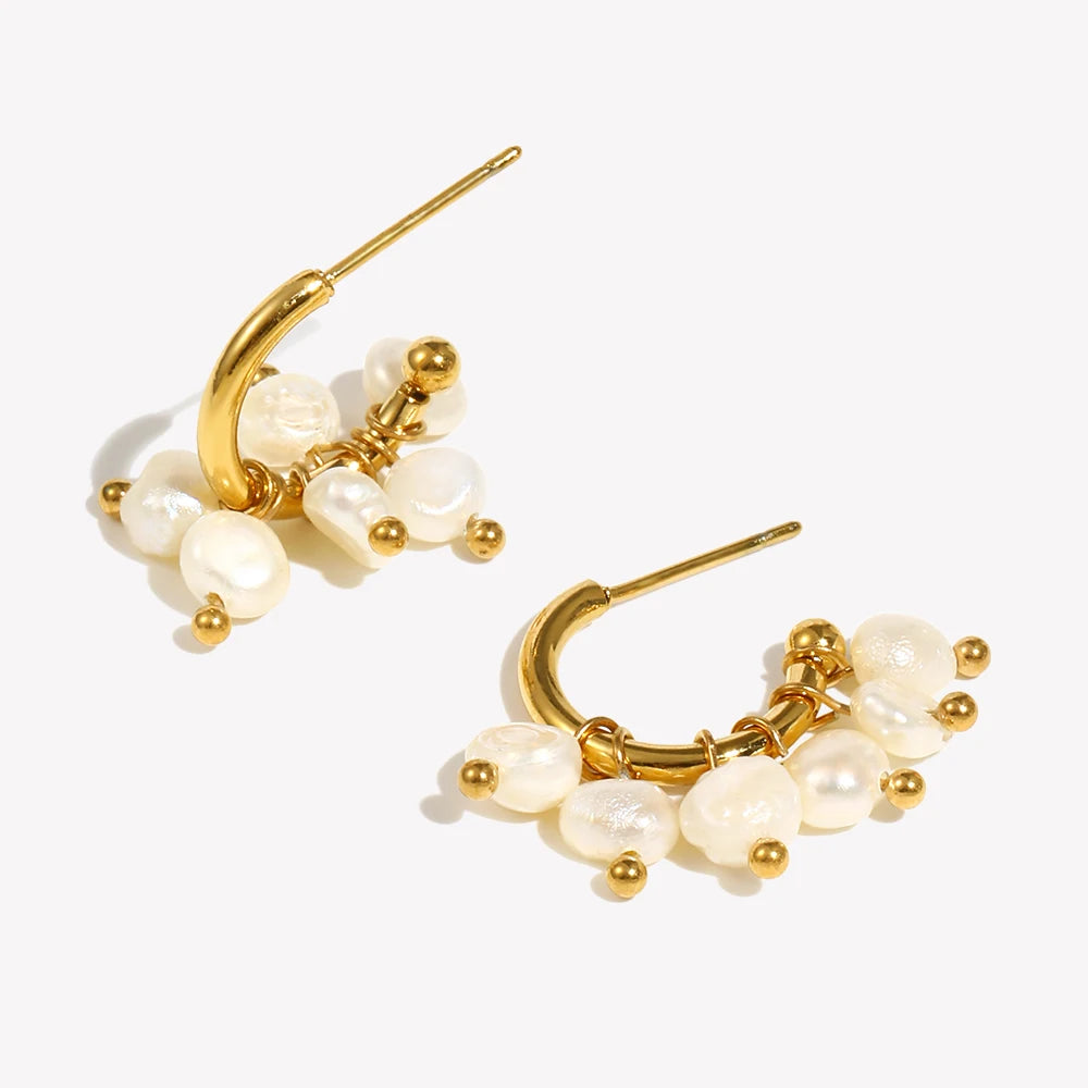 E.B.belle Brincos de argola de pérola de água doce super elegantes e delicados, mini brinco de pérola de ouro banhado a ouro 18K