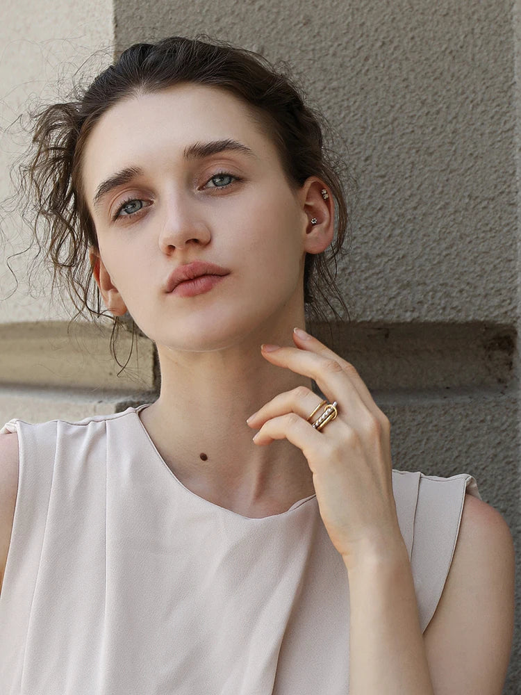 Ebbelle novo estilo elegante feminino três camadas imitação de pérola anel à prova dwaterproof água 18k banhado a ouro 316l jóias de aço inoxidável