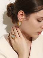 Ebbelle conjunto de joias de concha oval de aço inoxidável estilo elegante 18K brincos banhados a ouro anel OL acessórios de joias femininas