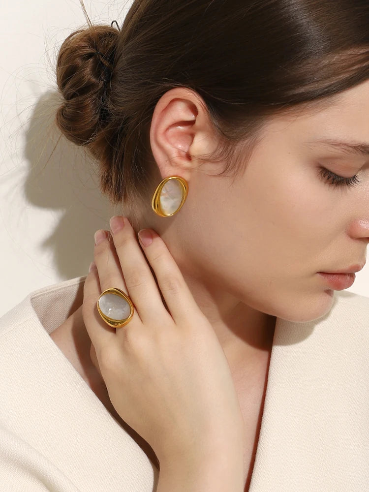 Ebbelle conjunto de joias de concha oval de aço inoxidável estilo elegante 18K brincos banhados a ouro anel OL acessórios de joias femininas