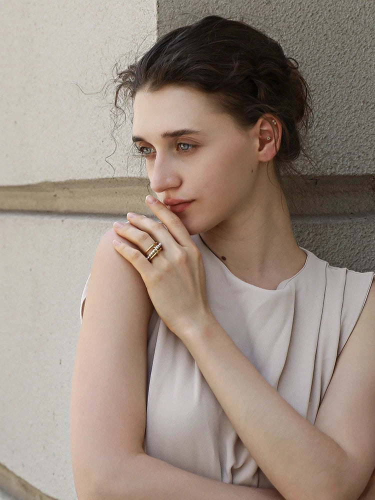 Ebbelle novo estilo elegante feminino três camadas imitação de pérola anel à prova dwaterproof água 18k banhado a ouro 316l jóias de aço inoxidável