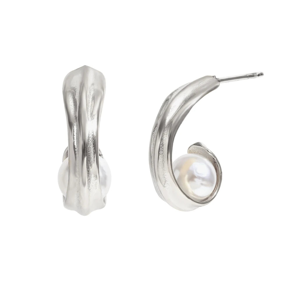 Brinco Pérola Dourado Elegância