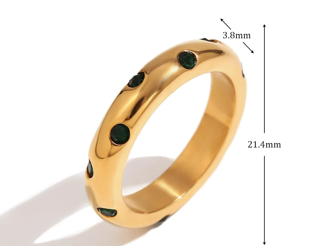 Anel Elegância Dourada com Zircão